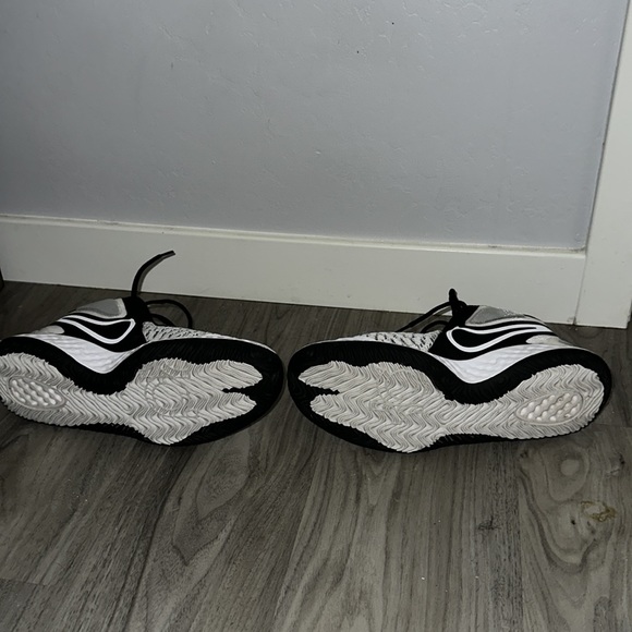 Nike Men's Size 9.5 KD Trey 5 VIII Basketball Shoes - Picture 6 of 6